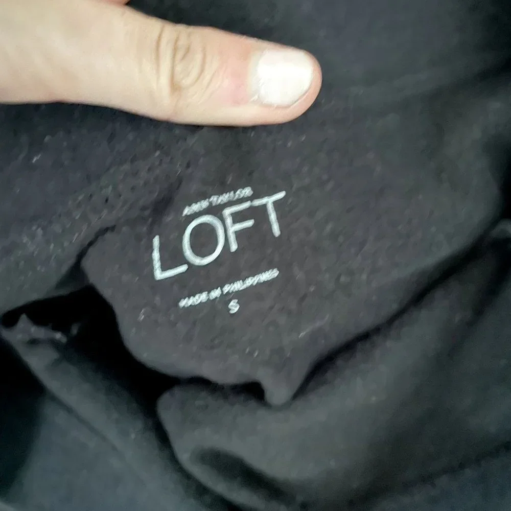 Ann Taylor Loft black miniskirt comfortable zipper pockets‎ business casual